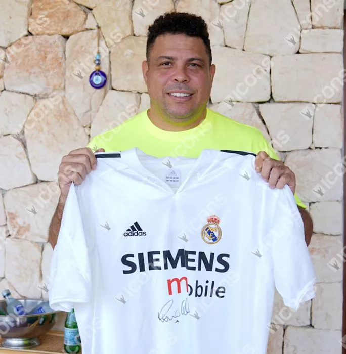 Ronaldo Front Signed Real Madrid CF 2004-05 Home Shirt In Classic Frame