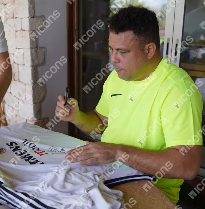 Ronaldo Front Signed Real Madrid CF 2004-05 Home Shirt In Classic Frame