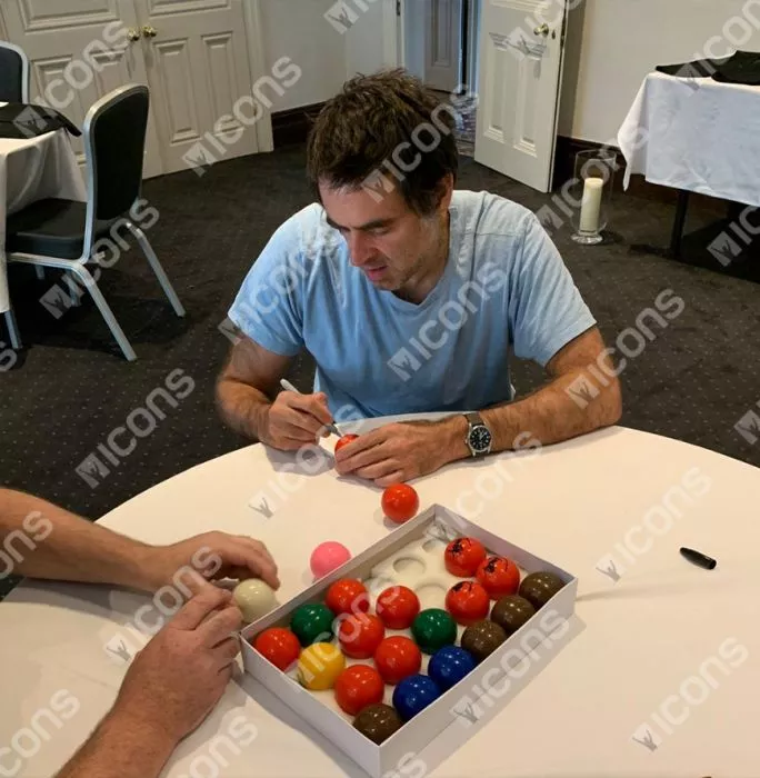 Ronnie O'Sullivan Signed Green Snooker Ball In Acrylic Case