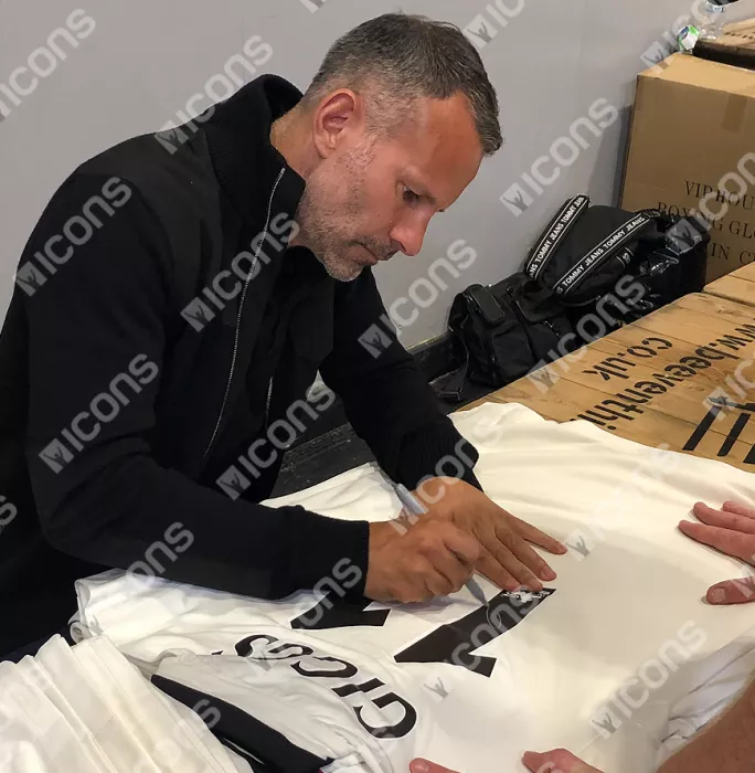 Ryan Giggs Back Signed Modern Manchester United Away Shirt In Classic Frame