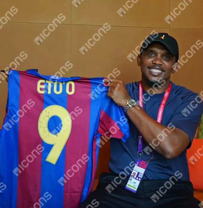 Samuel Eto’o Official FC Barcelona Back Signed And Framed Retro Home Shirt