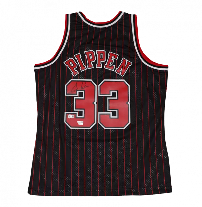 Scottie Pippen Signed And Framed Chicago Bulls Jersey