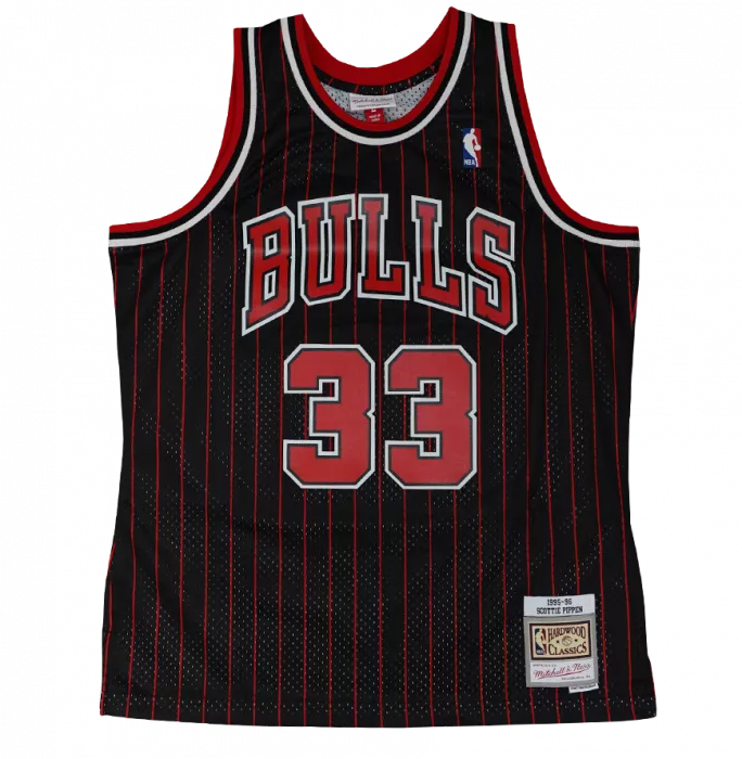 Scottie Pippen Signed And Framed Chicago Bulls Jersey