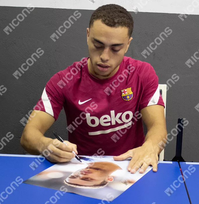 Sergino Dest Signed Portrait USMNT Photo In Black Wooden Frame