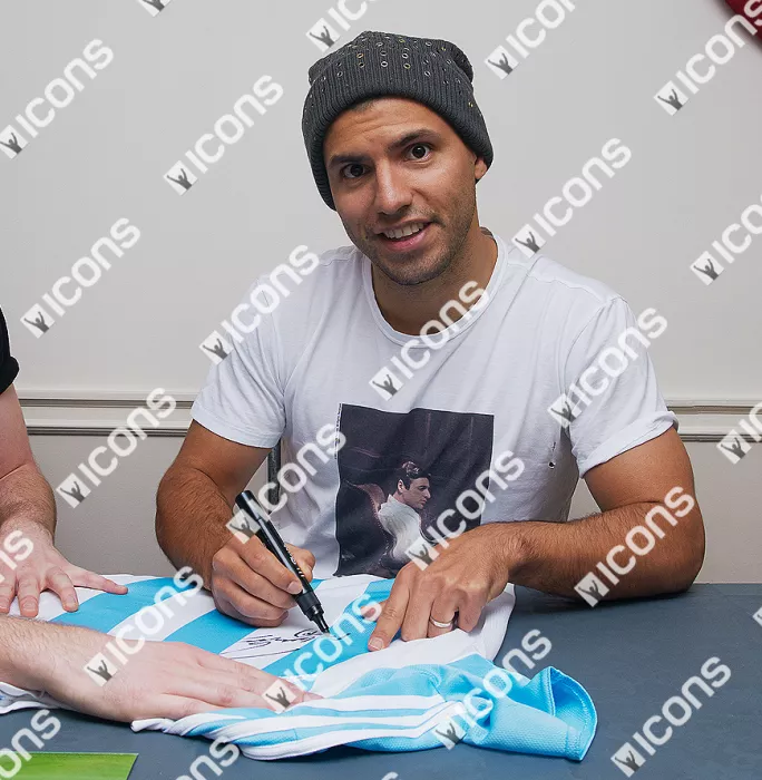 Sergio Aguero Front Signed Argentina 2015-16 Home Shirt In Classic Frame