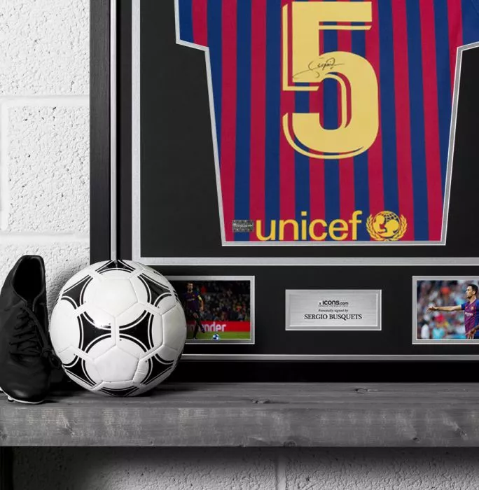 Sergio Busquets Back Signed FC Barcelona 2018-19 Home Shirt With Fan Style Number In Classic Frame