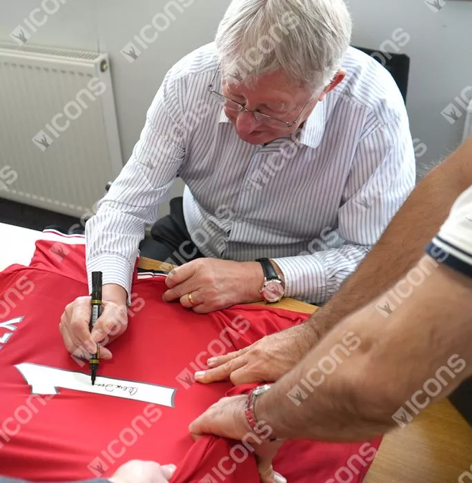 Sir Alex Ferguson Back Signed Manchester United 1999 Home Shirt: Sir Alex 1 In Hero Frame: Option 1