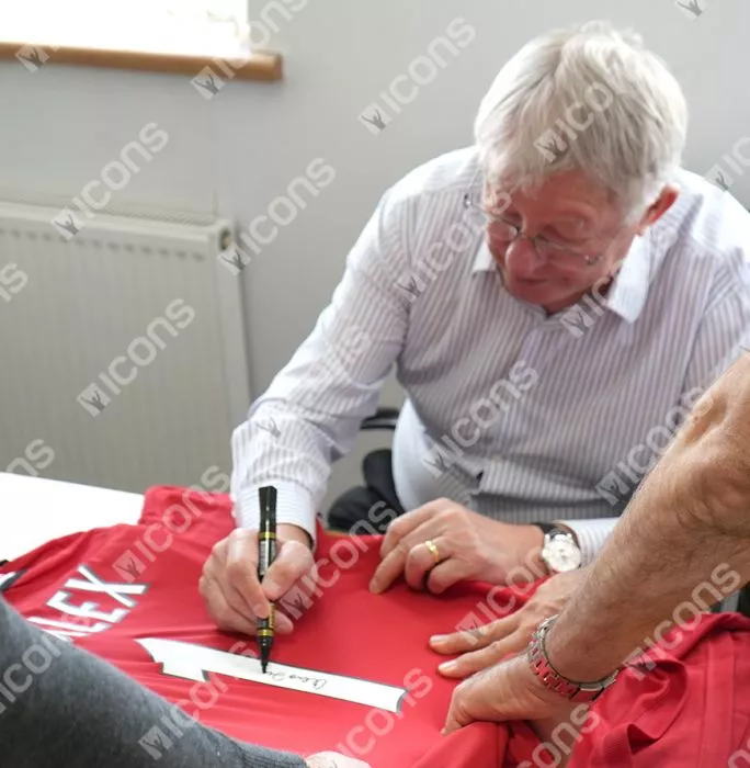 Sir Alex Ferguson Back Signed Manchester United 1999 Home Shirt: Sir Alex 1