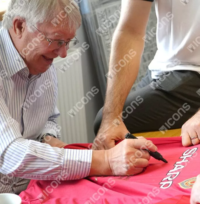 Sir Alex Ferguson Front Signed Manchester United 1999 UCL Final Shirt: Stats Edition