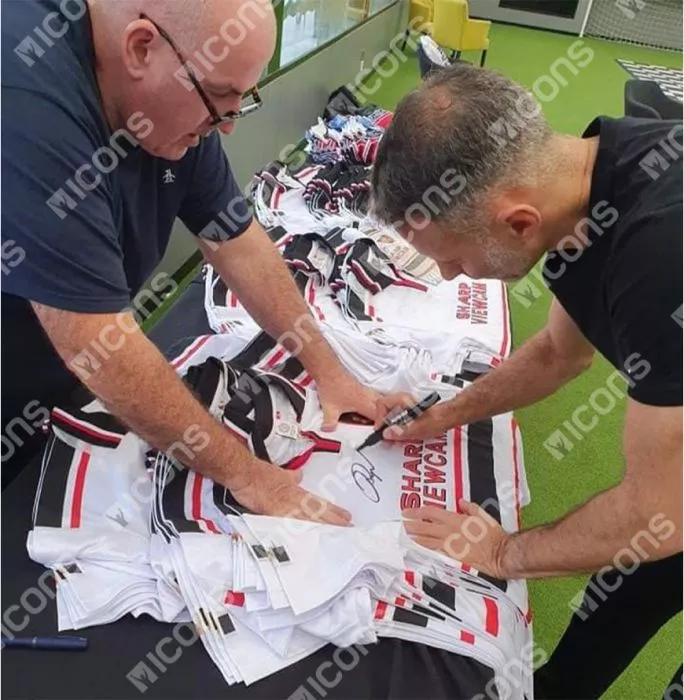 Sir Alex Ferguson & Ryan Giggs Signed Manchester United Shirts In Classic Dual Frame