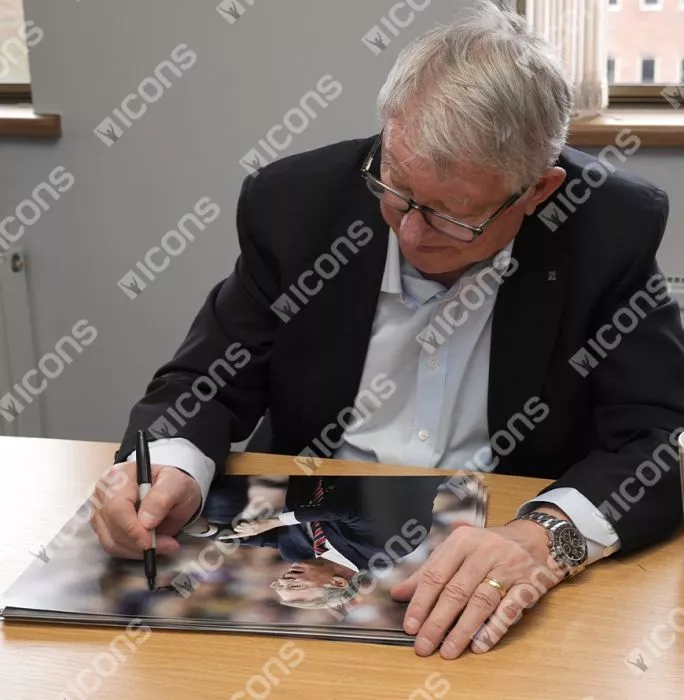Sir Alex Ferguson Signed Manchester United Photo In Premium Photo Frame: Fergie Time