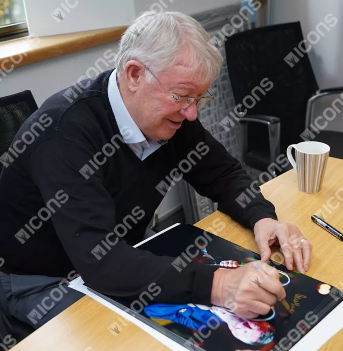 Sir Alex Ferguson Signed Manchester United Photo In Premium Photo Frame: 2008 UEFA Champions League Winner