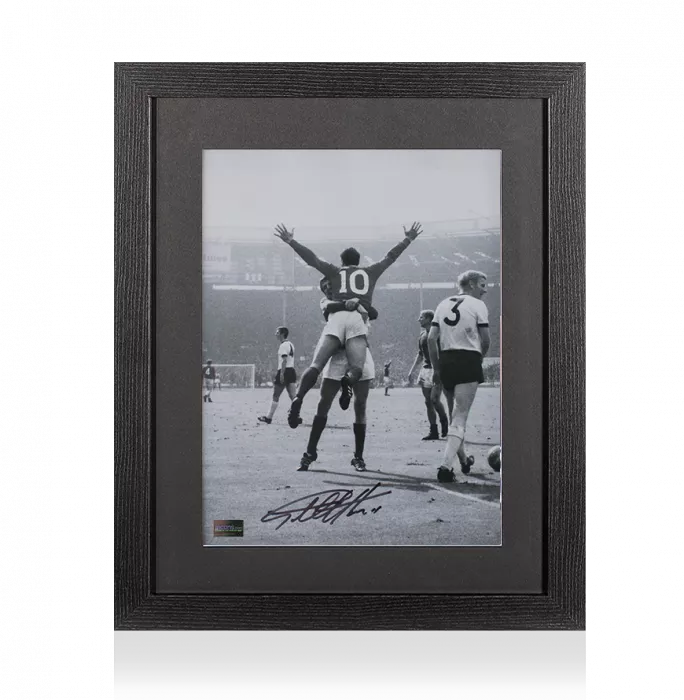 Sir Geoff Hurst Signed England Photo In Black Wooden Frame: 1966 World Cup Final Celebration