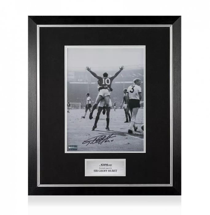 Sir Geoff Hurst Signed England Photo In Premium Photo Frame: 1966 World Cup Final Celebration