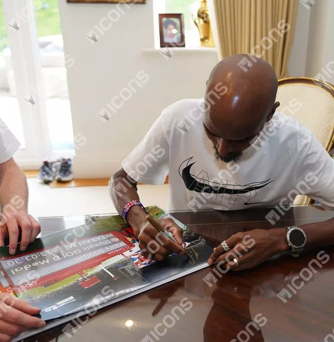 Sir Mo Farah Signed Photo In Premium Photo Frame: Rio 2016 Men's 5 000m Gold