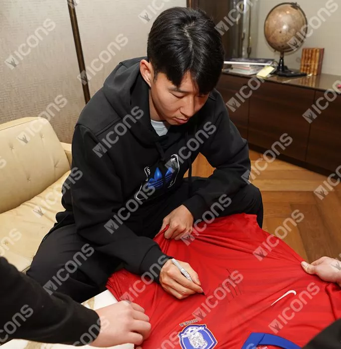 Son Heung-min Front Signed Korea Republic 2010-11 Home Shirt In Classic Frame