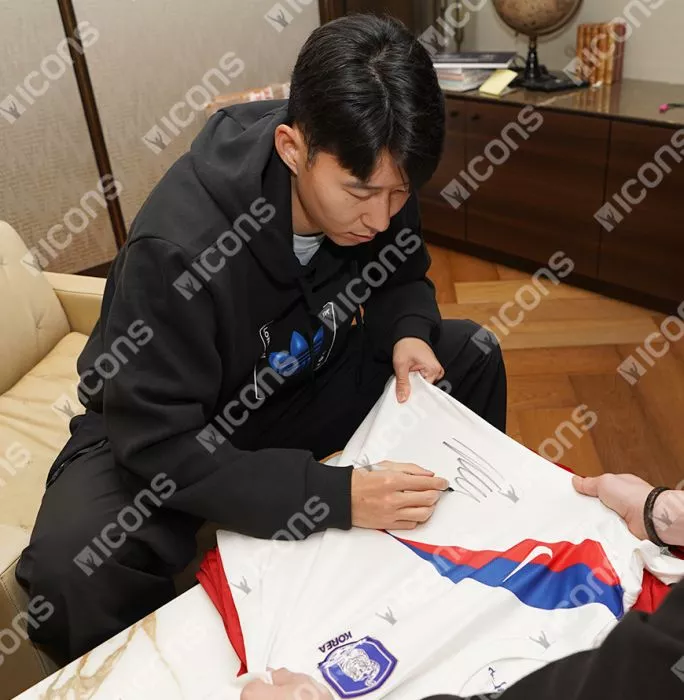 Son Heung-min Front Signed Korea Republic 2012-13 Away Shirt In Classic Frame