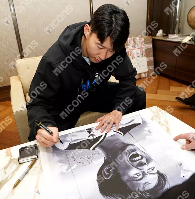 Son Heung-min Signed And Framed MurWalls Limited Edition Graffiti Art - Black & White Celebration