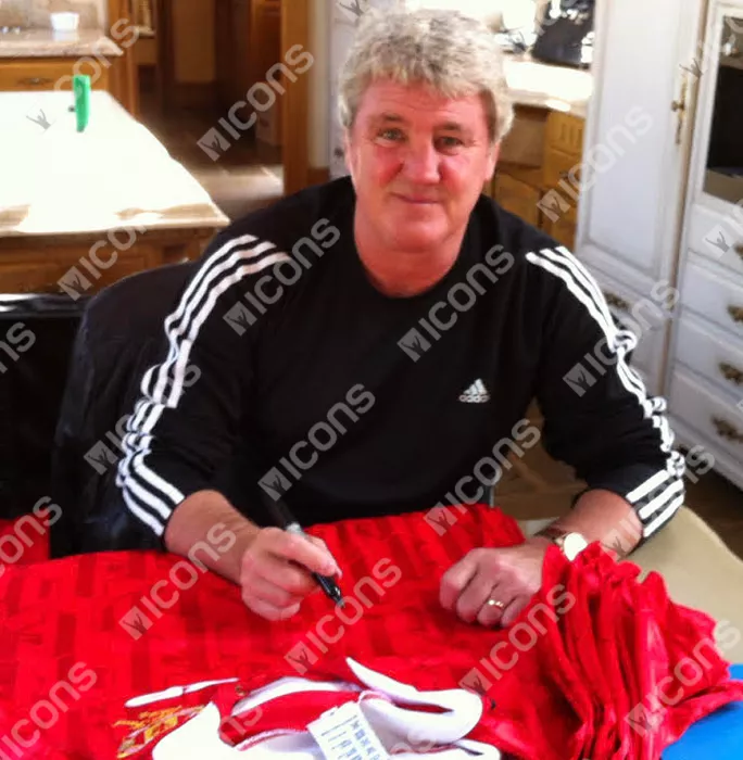 Steve Bruce Signed Manchester United Home Shirt In Classic Frame: 1994 FA Cup Final Special Edition