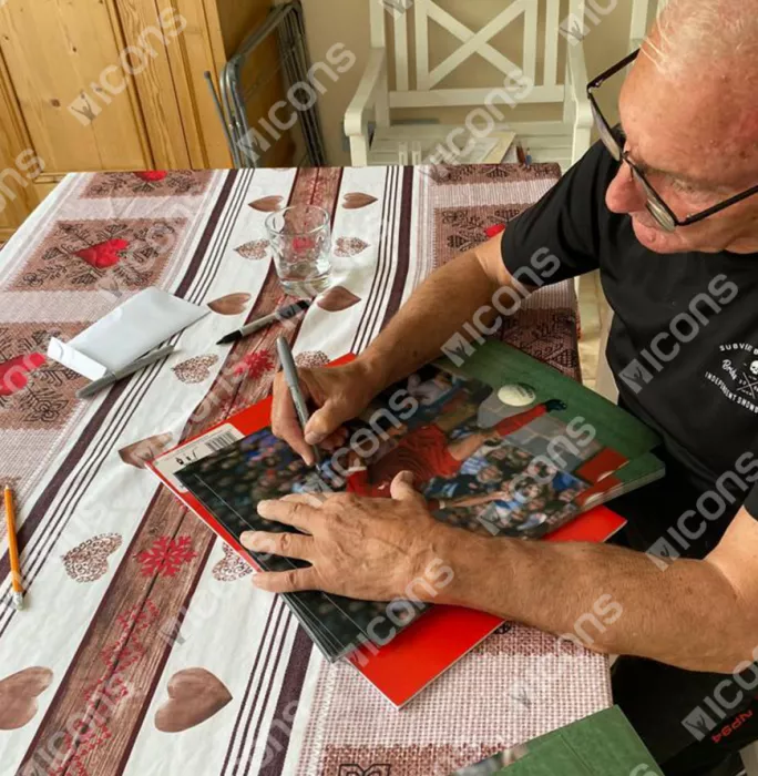Steve Heighway Signed Liverpool FC Photo In Black Wooden Frame