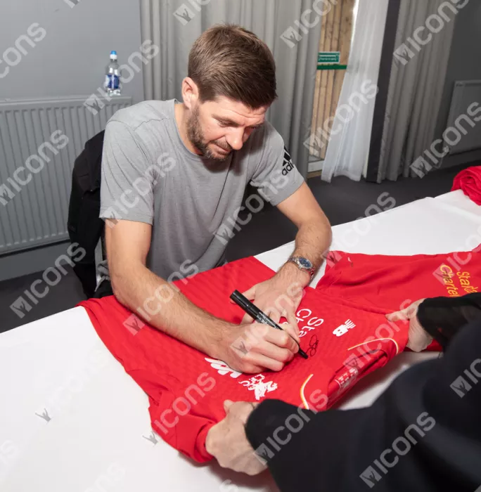 Steven Gerrard Front Signed Liverpool 2015-16 Home Shirt