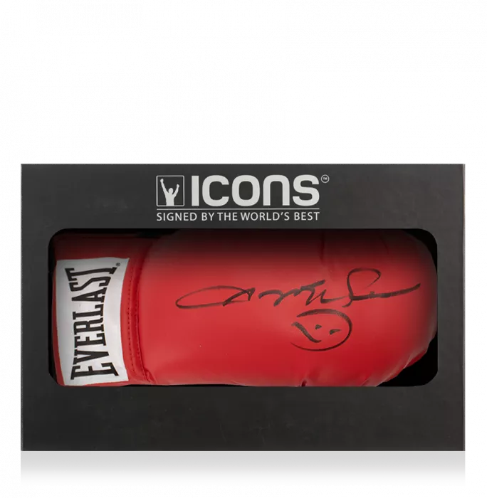 Sugar Ray Leonard Signed Red Boxing Glove In Deluxe Packaging