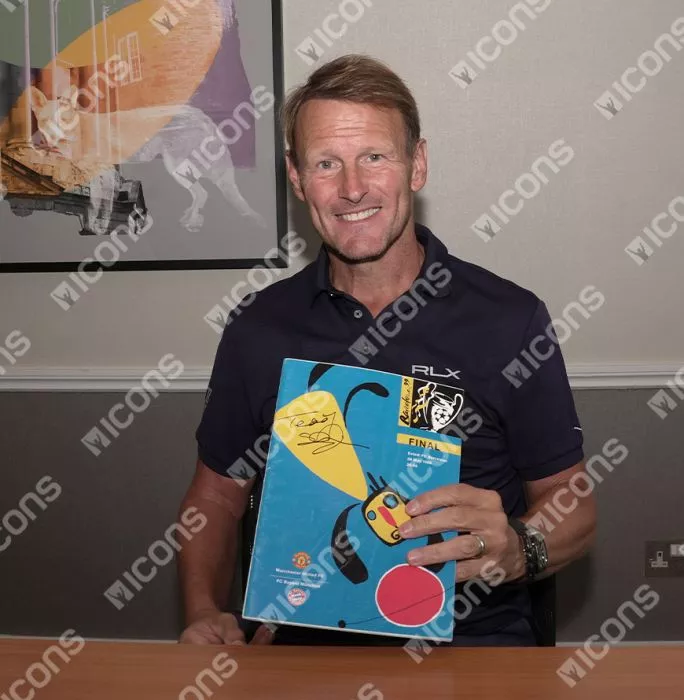 Teddy Sheringham Signed And Framed Programme: 1999 UEFA Champions League Final