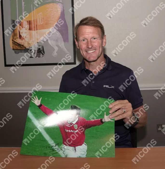 Teddy Sheringham Signed Manchester United Photo In Black Wooden Frame: UEFA Champions League Final Goal