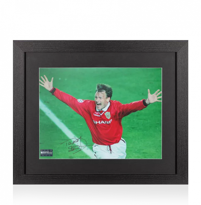Teddy Sheringham Signed Manchester United Photo In Black Wooden Frame: UEFA Champions League Final Goal