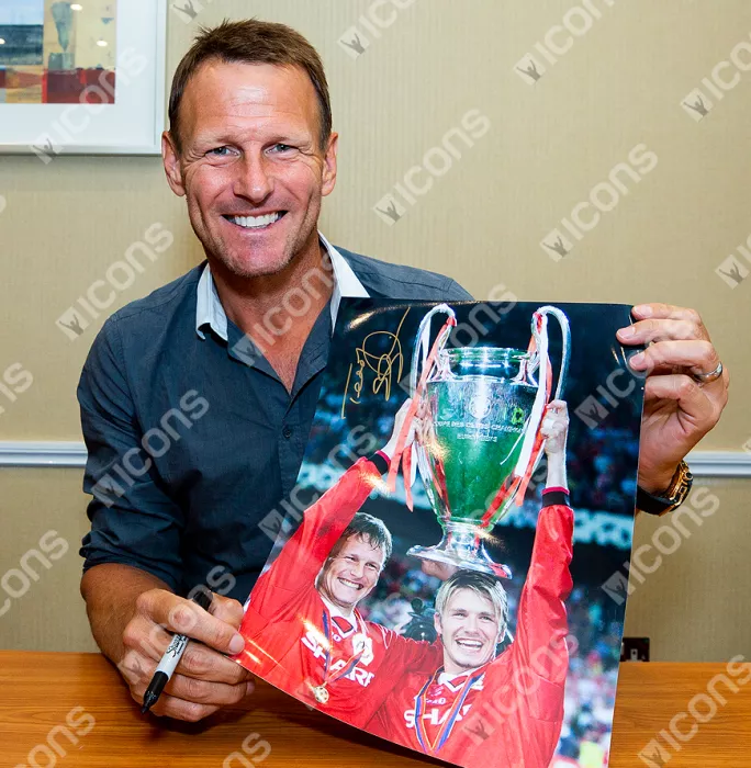 Teddy Sheringham Signed Manchester United Photo In Black Wooden Frame: 1999 UEFA Champions League Winner
