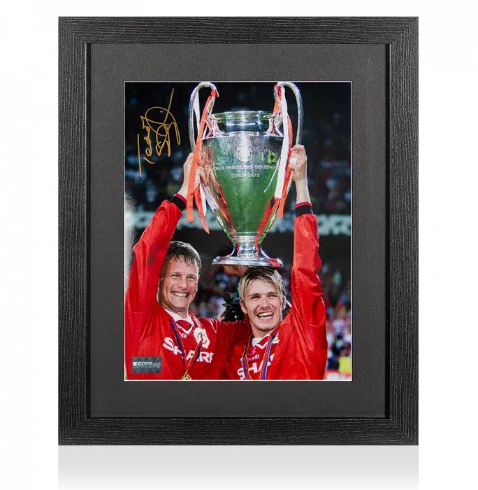 Teddy Sheringham Signed Manchester United Photo In Black Wooden Frame: 1999 UEFA Champions League Winner