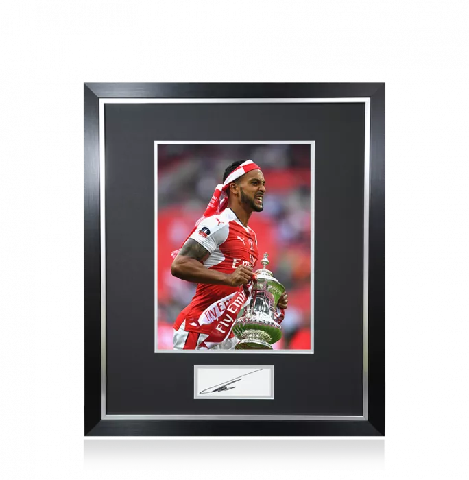 Theo Walcott Signed Plaque And Photo Frame: Arsenal Legend