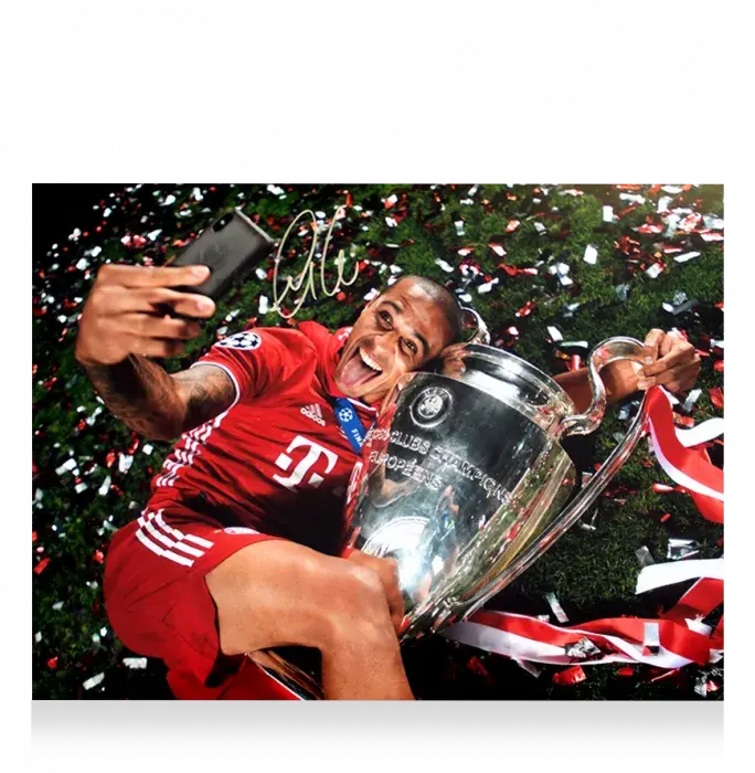 Thiago Alcantara Signed FC Bayern Munich Photo In Premium Photo Frame: 2020 Champions League Winner