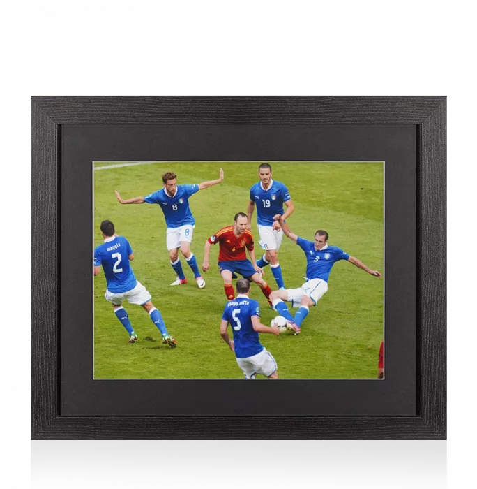 UNSIGNED Andres Iniesta Photo In Black Wooden Frame: In Action Spain Vs Italy