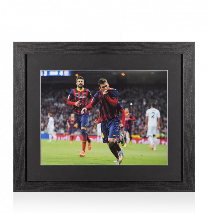 UNSIGNED Lionel Messi Photo In Black Wooden Frame: Kissing Badge FC Barcelona