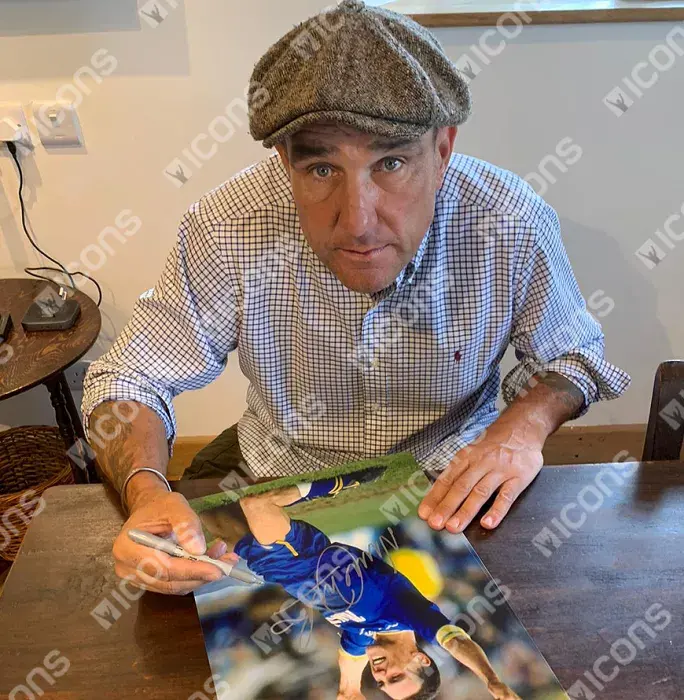 Vinnie Jones Signed Wimbledon Photo In Black Wooden Frame: Dons Legend