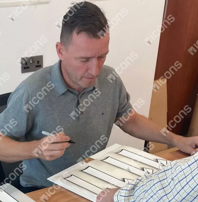 Vladimir Smicer Back Signed Liverpool 2005 Home Shirt In Deluxe Packaging