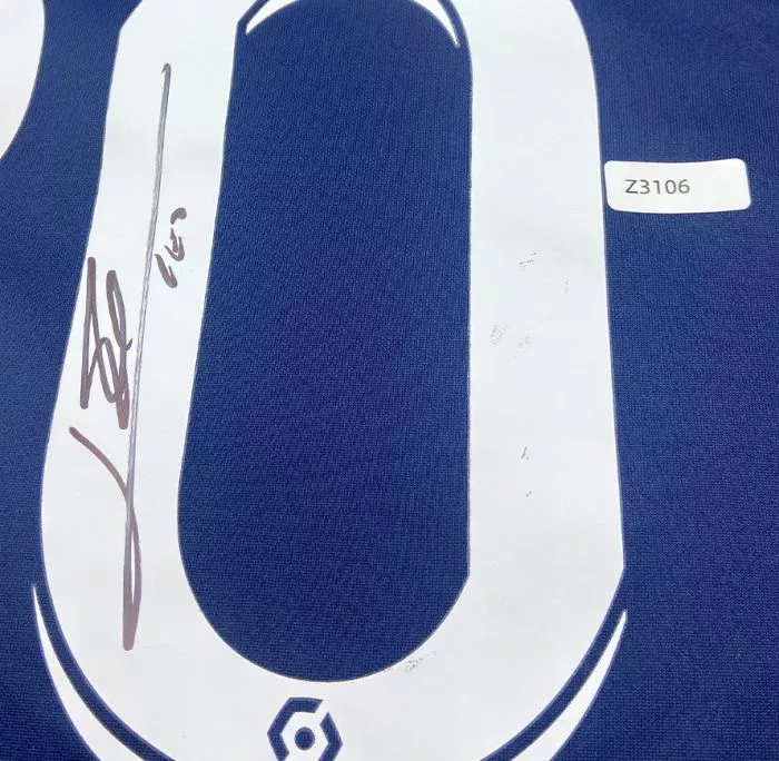 WAREHOUSE SECONDS Lionel Messi Back Signed Paris Saint-Germain 2021-22 Home Shirt - Grade B