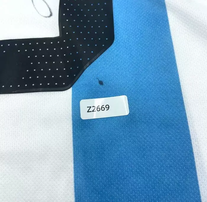 WAREHOUSE SECONDS Lionel Messi Official Back Signed Argentina 2022 Home Shirt - Grade B