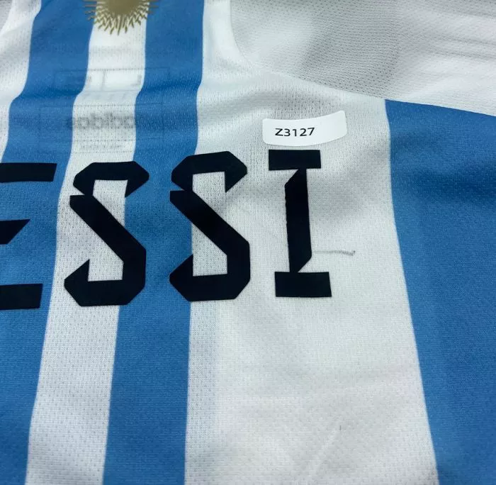 WAREHOUSE SECONDS Lionel Messi Official Back Signed Argentina 2022 Home Shirt (2 Star) - Grade A