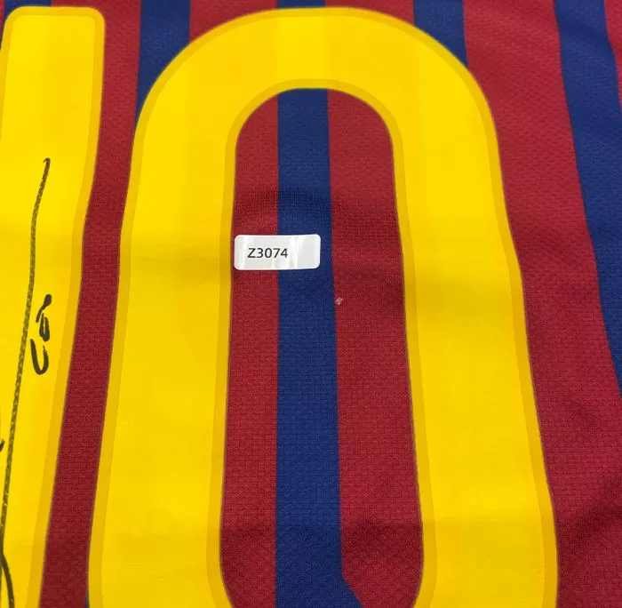WAREHOUSE SECONDS Lionel Messi Official Back Signed FC Barcelona 2011-12 Home Shirt - Grade B