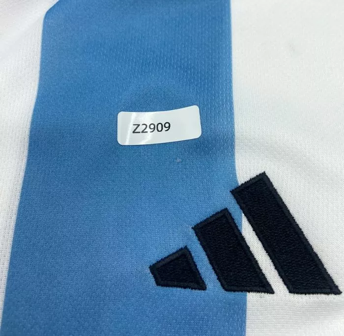 WAREHOUSE SECONDS Lionel Messi Official Front Signed Argentina 2022-23 Home Shirt - GRADE A