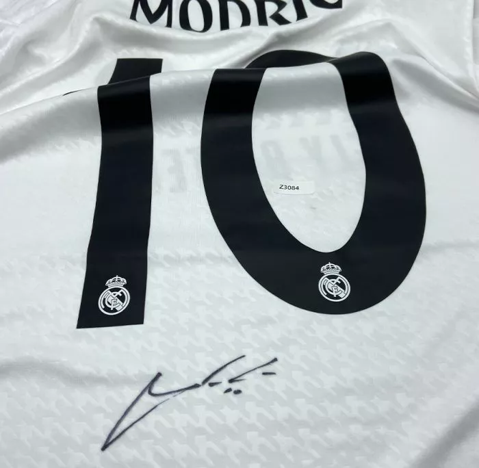 WAREHOUSE SECONDS Luka Modric Back Signed Real Madrid CF 2024-25 Home Shirt - Grade A