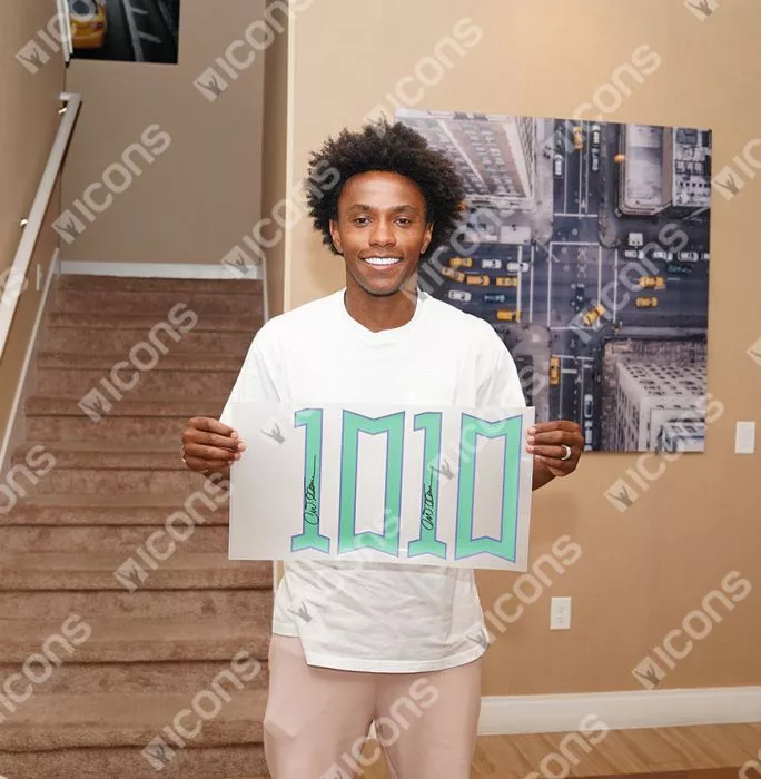 Willian Back Signed Brazil Retro Home Shirt In Hero Frame: Option 1