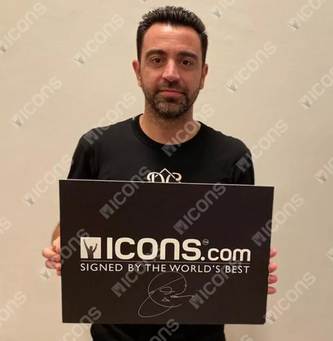 Xavi Back Signed Retro FC Barcelona Home Shirt In Classic Frame