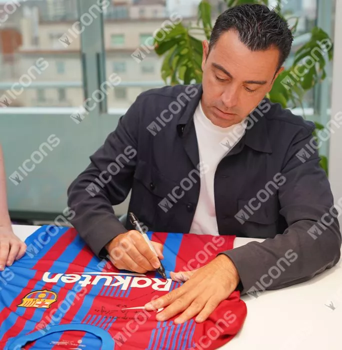 Xavi Front Signed FC Barcelona 2021-22 Home Shirt - "Campions De La Liga X8" Inscription In Hero Frame: Option 1