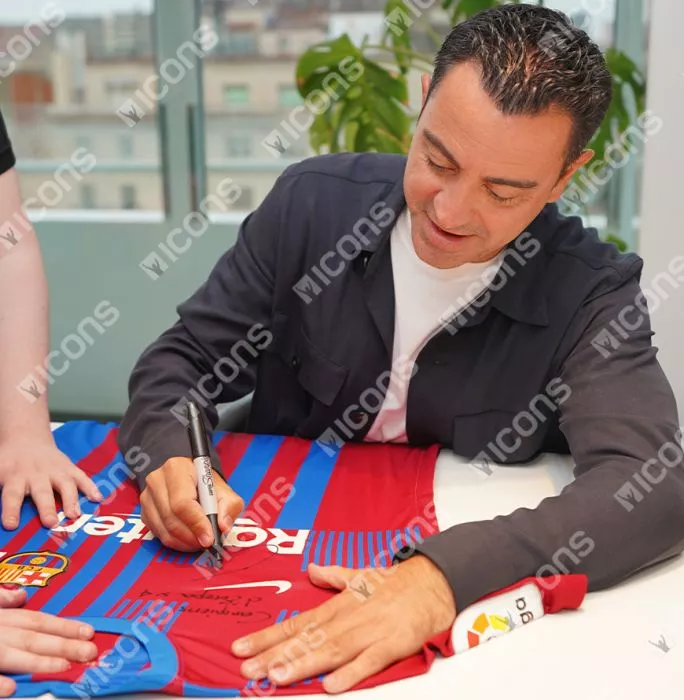 Xavi Front Signed FC Barcelona 2021-22 Home Shirt - "Campions D'Europa X4" Inscription In Hero Frame: Option 1