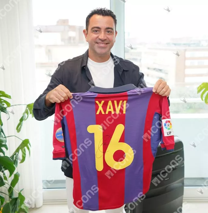 Xavi Official FC Barcelona Back Signed And Framed 2000-01 Home Shirt