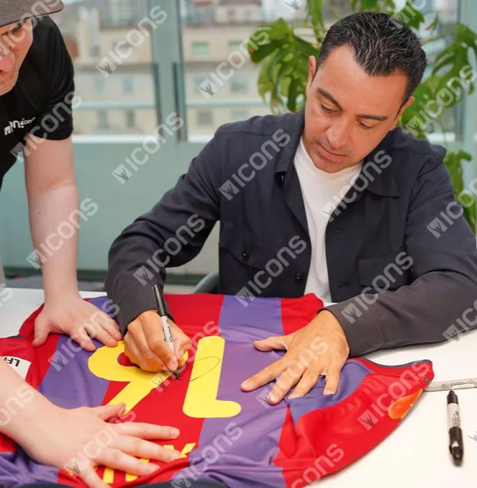 Xavi Official UEFA Champions League Back Signed And Hero Framed FC Barcelona 2000-01 Home Shirt